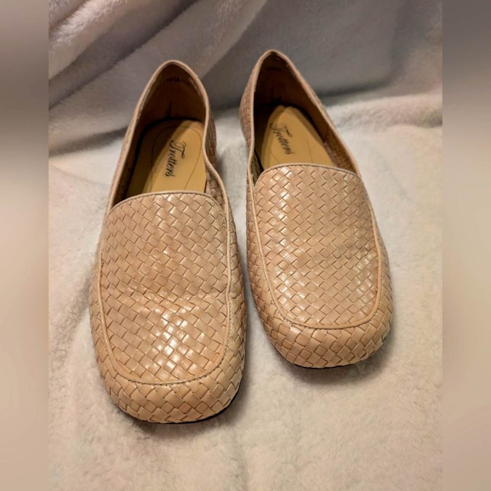 Trotters Woven Cream Loafers